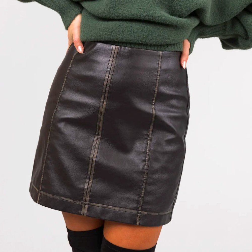 Black Vegan Leather Mini Skirt - L- 31" waist - NWT